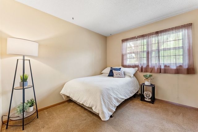 4711 Scott Street, Davenport, IA 52806