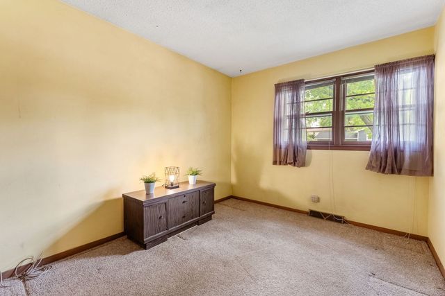 4711 Scott Street, Davenport, IA 52806
