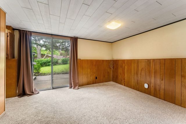 4711 Scott Street, Davenport, IA 52806
