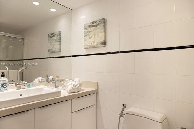 1817 S Ocean Dr 320, Hallandale Beach, FL 33009