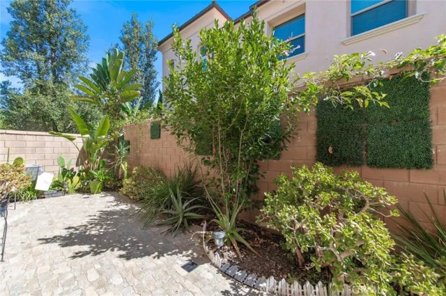 132 Parkwood, Irvine, CA 92620