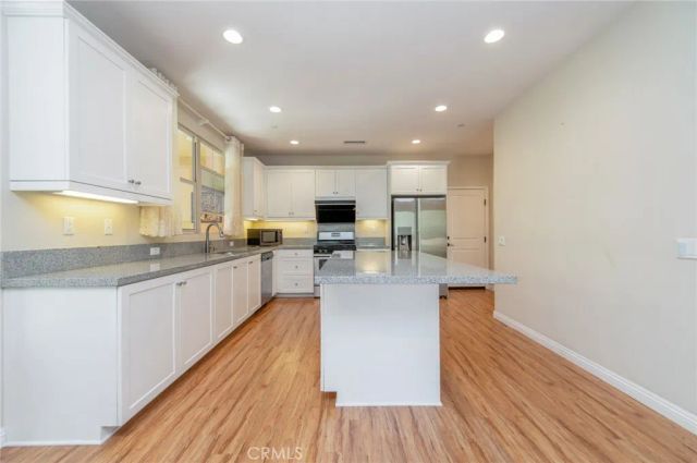 132 Parkwood, Irvine, CA 92620