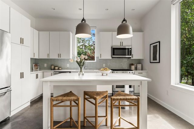 4604 Banister LN A, Austin, TX 78745