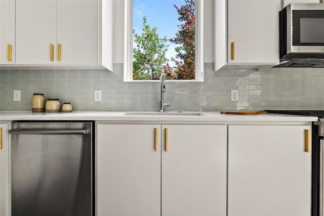 4604 Banister LN A, Austin, TX 78745
