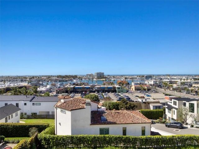 230 Ocean View Avenue, Newport Beach, CA 92663