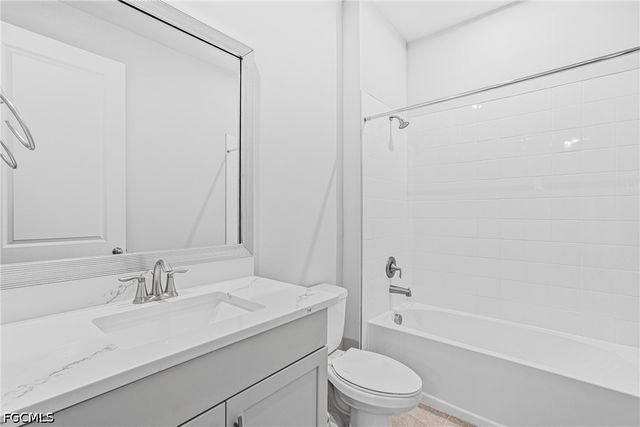 10295 Bonavie Cove DR, Fort Myers, FL 33966