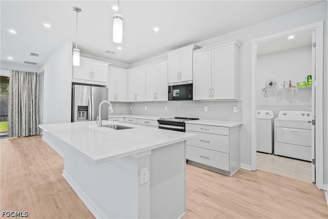 10295 Bonavie Cove DR, Fort Myers, FL 33966