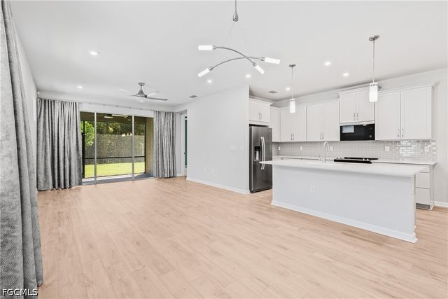10295 Bonavie Cove DR, Fort Myers, FL 33966