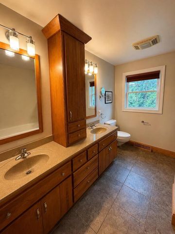 826 GREEN STREET, Seymour, WI 54165