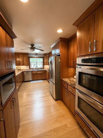 826 GREEN STREET, Seymour, WI 54165