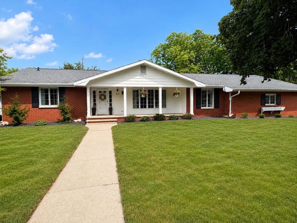 826 GREEN STREET, Seymour, WI 54165