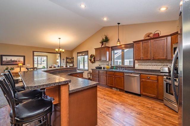 3011 Lakecrest Road NE, Alexandria, MN 56308