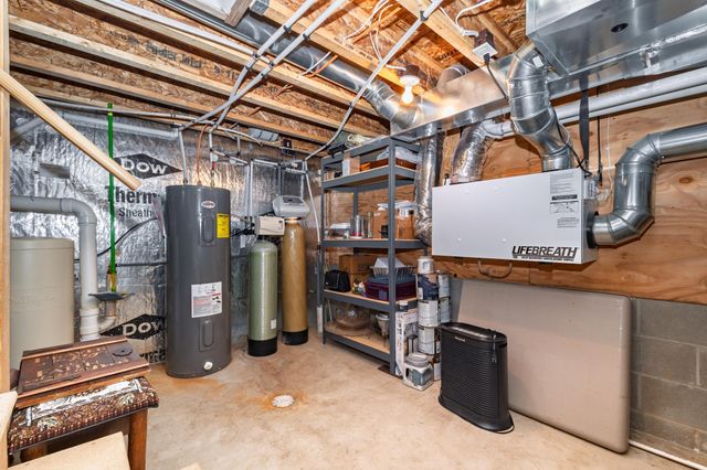 3011 Lakecrest Road NE, Alexandria, MN 56308