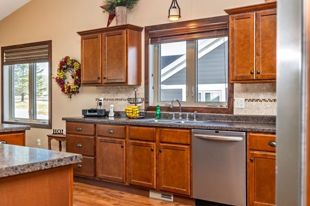 3011 Lakecrest Road NE, Alexandria, MN 56308