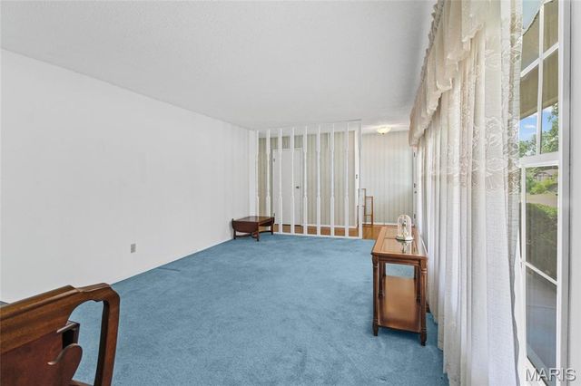 21 Newberry Drive, St Peters, MO 63376