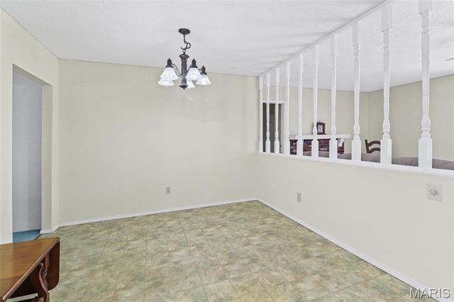 21 Newberry Drive, St Peters, MO 63376