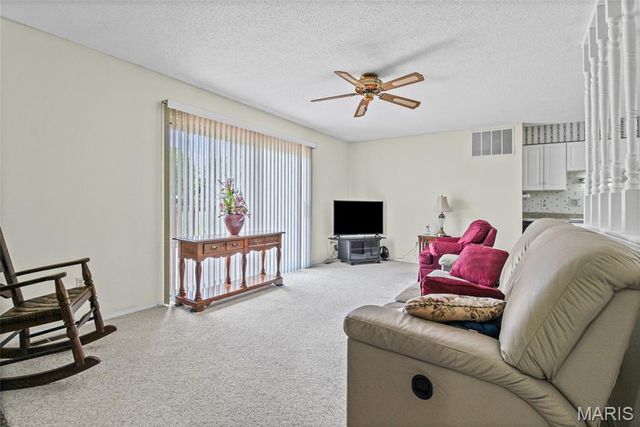 21 Newberry Drive, St Peters, MO 63376