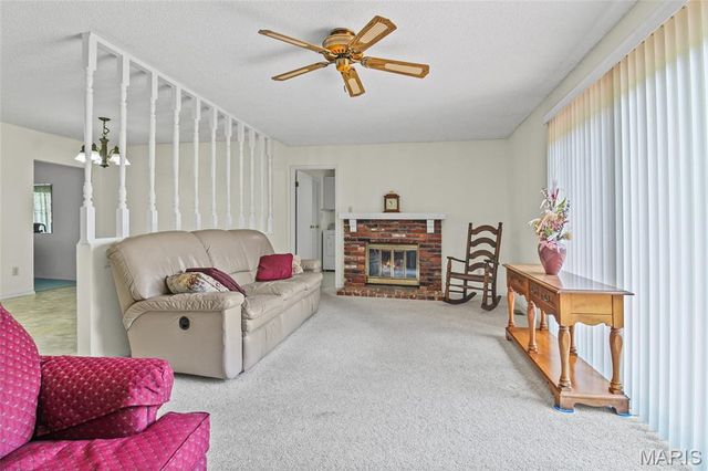 21 Newberry Drive, St Peters, MO 63376