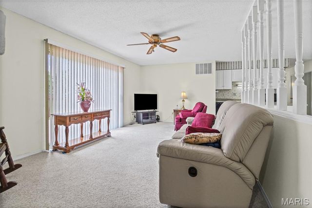 21 Newberry Drive, St Peters, MO 63376