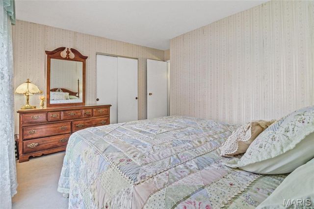 21 Newberry Drive, St Peters, MO 63376