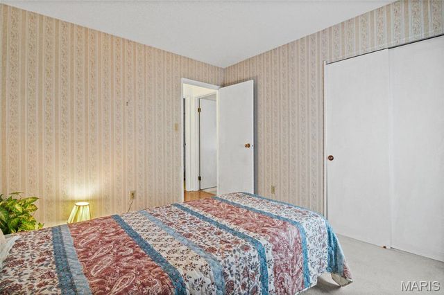 21 Newberry Drive, St Peters, MO 63376