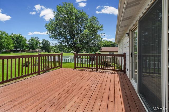 21 Newberry Drive, St Peters, MO 63376