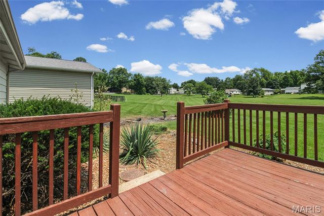 21 Newberry Drive, St Peters, MO 63376