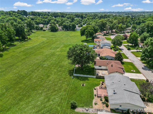 21 Newberry Drive, St Peters, MO 63376
