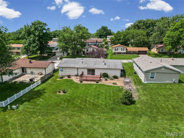 21 Newberry Drive, St Peters, MO 63376