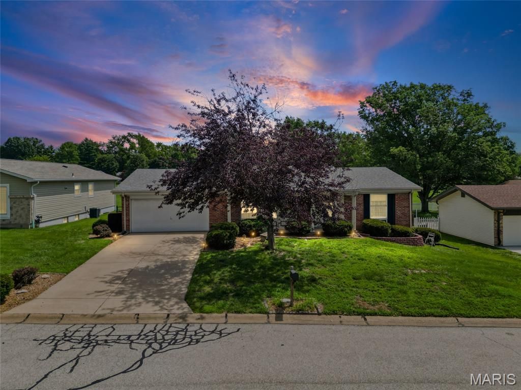 21 Newberry Drive, St Peters, MO 63376