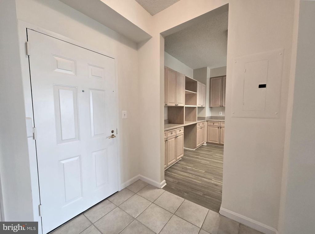 Image 2 of property listing at 3005 S LEISURE WORLD BLVD #802, Silver Spring, MD 20906