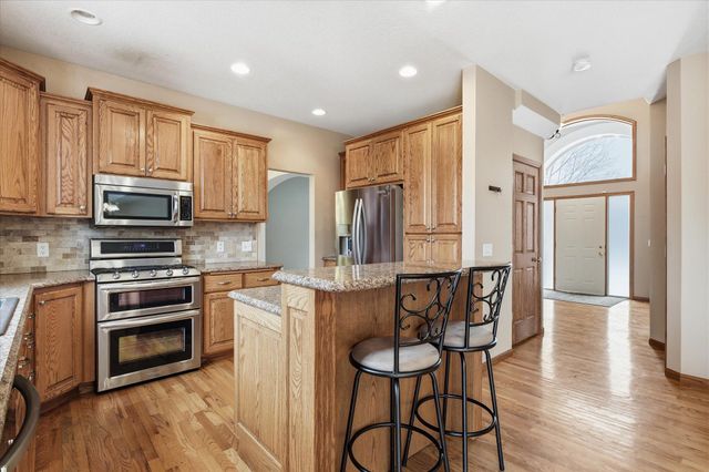 15358 Eagles Ridge NW, Prior Lake, MN 55372