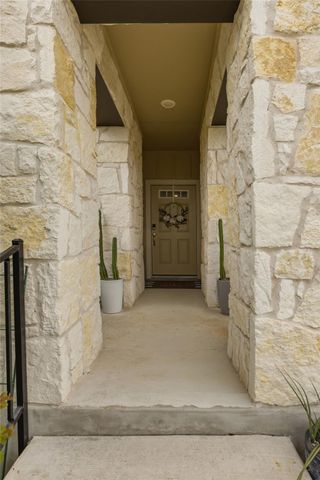144 El Capitan LOOP, Dripping Springs, TX 78620