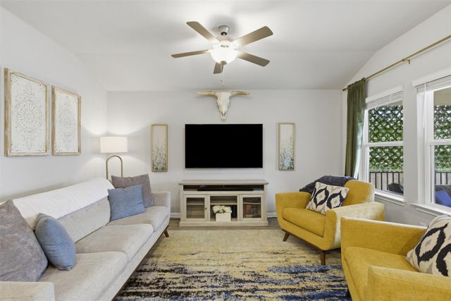 144 El Capitan LOOP, Dripping Springs, TX 78620