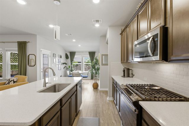 144 El Capitan LOOP, Dripping Springs, TX 78620