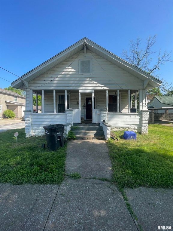 306 W CHERRY Street, Carbondale, IL 62901