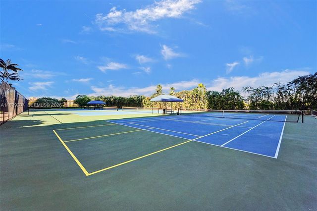 600 Three Islands Blvd 1008, Hallandale Beach, FL 33009