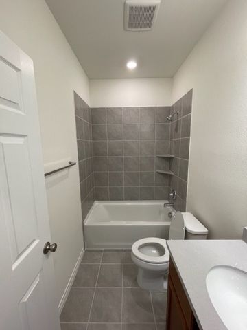 1838 Aslynn Circle, Aubrey, TX 76227