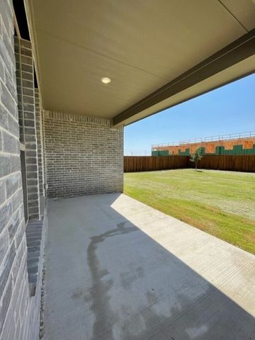 1838 Aslynn Circle, Aubrey, TX 76227