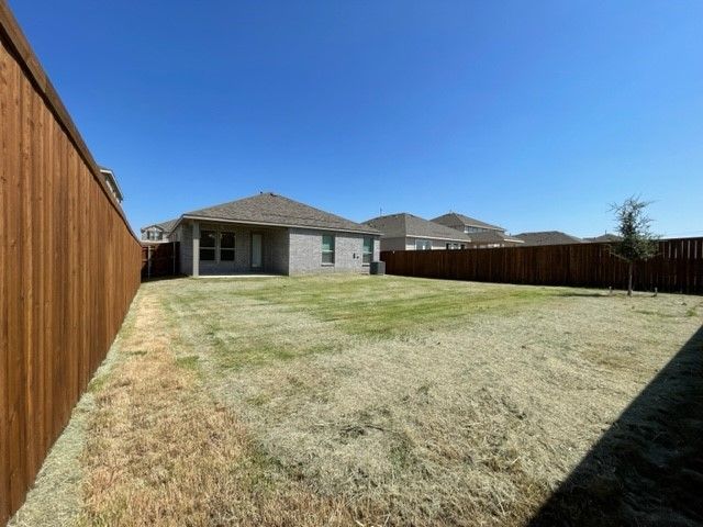 1838 Aslynn Circle, Aubrey, TX 76227