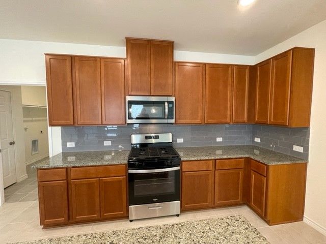 1838 Aslynn Circle, Aubrey, TX 76227