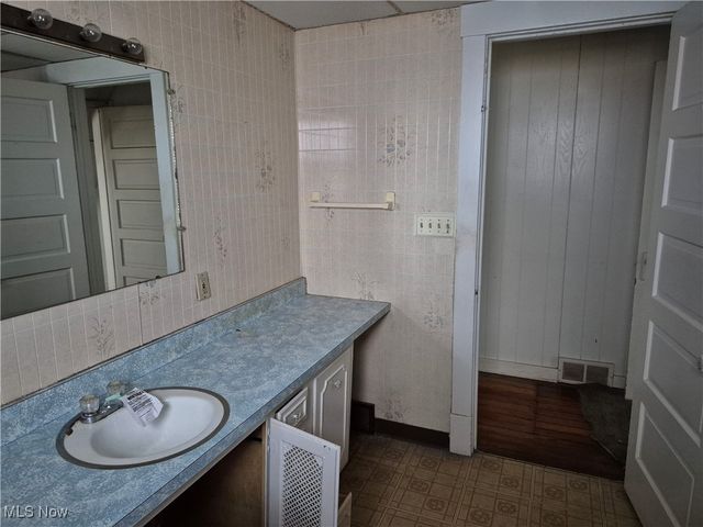 1312 Wellesley Avenue, Steubenville, OH 43952