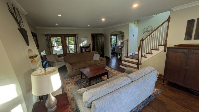 2221 Meadowwood Drive, Toledo, OH 43606