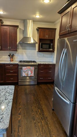 2221 Meadowwood Drive, Toledo, OH 43606