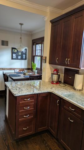 2221 Meadowwood Drive, Toledo, OH 43606