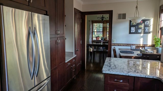 2221 Meadowwood Drive, Toledo, OH 43606