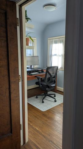 2221 Meadowwood Drive, Toledo, OH 43606