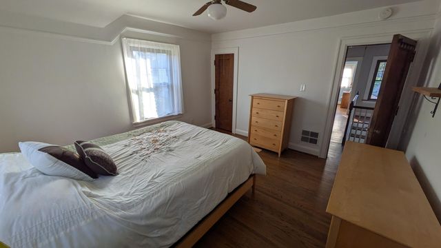 2221 Meadowwood Drive, Toledo, OH 43606