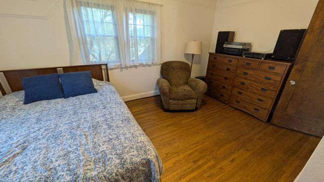 2221 Meadowwood Drive, Toledo, OH 43606