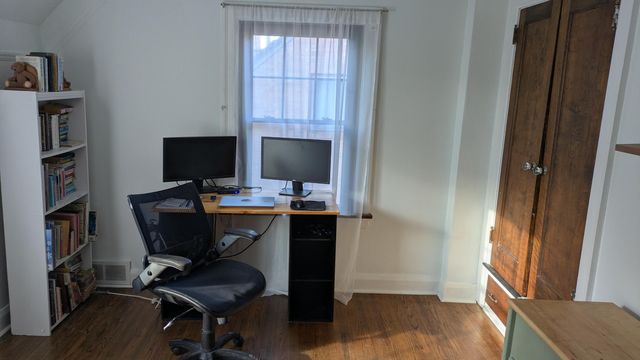 2221 Meadowwood Drive, Toledo, OH 43606